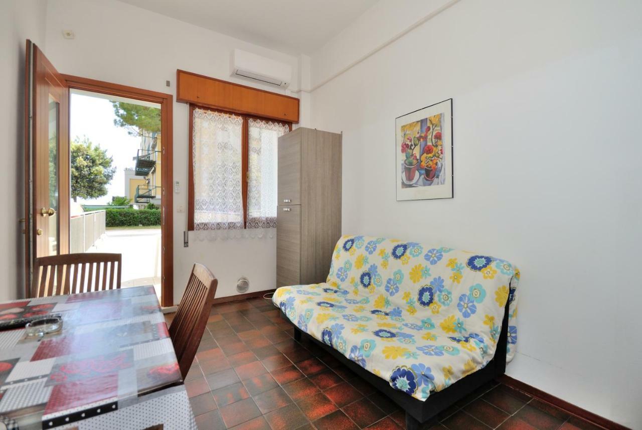 Condominio Bristol Bibione Exterior foto